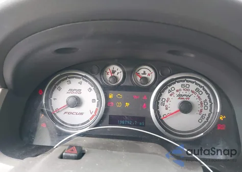 2008 Ford Focus Se/Ses z USA, uszkodzony, nr VIN 1FAHP35N58W243175